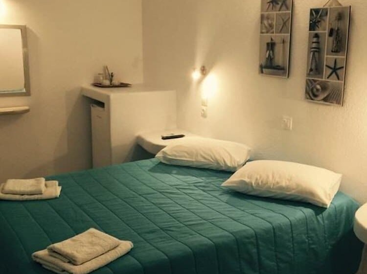 غرفة قياسية, Evagelia's Place