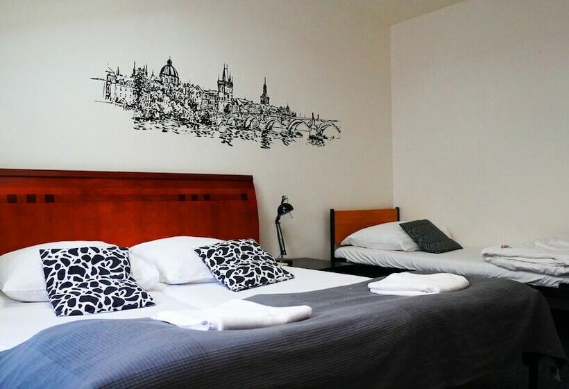 Economy Triple Room, Hostel And Apartment Blue88