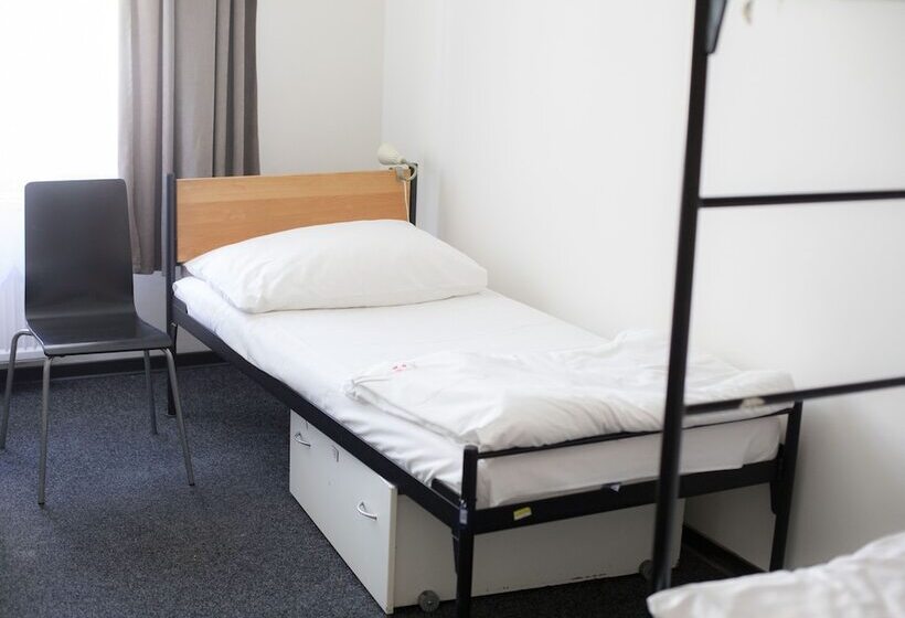 تختخواب در اتاق مشترک, Hostel And Apartment Blue88