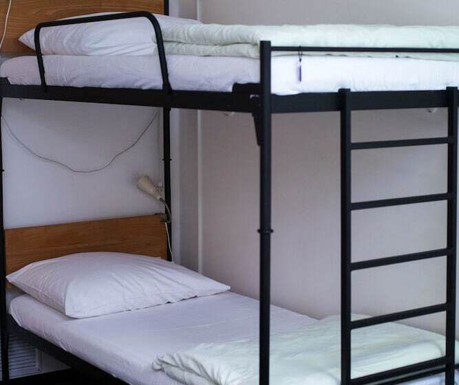 تختخواب در اتاق مشترک, Hostel And Apartment Blue88
