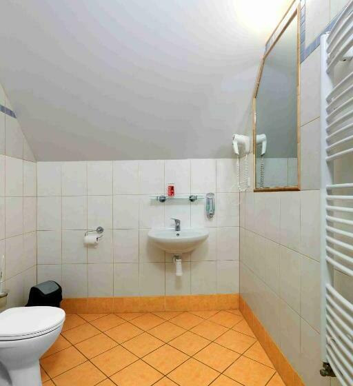 חדר סטנדרט לשלושה, Hradní Bašta