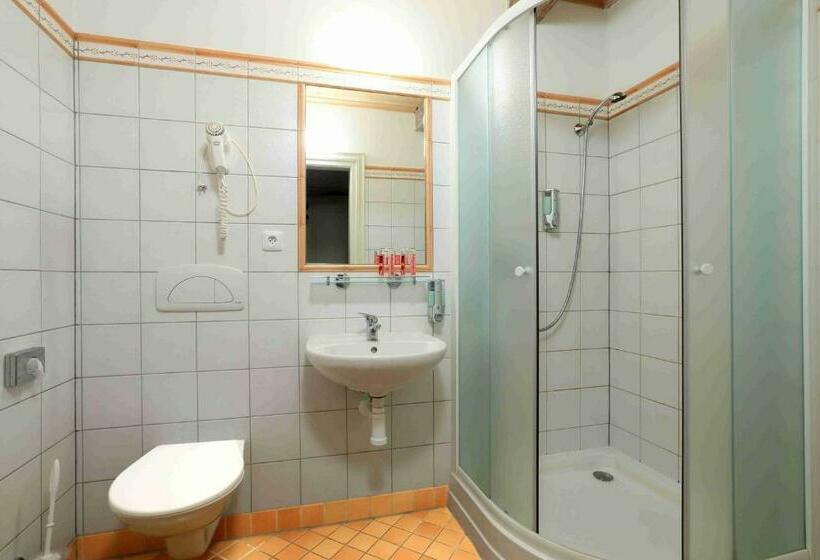 חדר סטנדרט לארבעה, Hradní Bašta