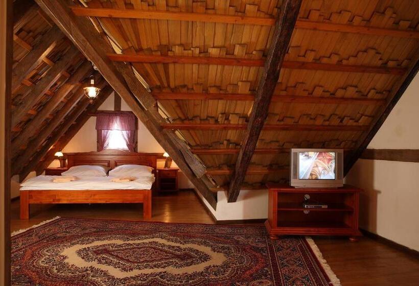 חדר סטנדרט לשלושה, Hradní Bašta