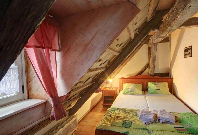 חדר סטנדרט לארבעה, Hradní Bašta