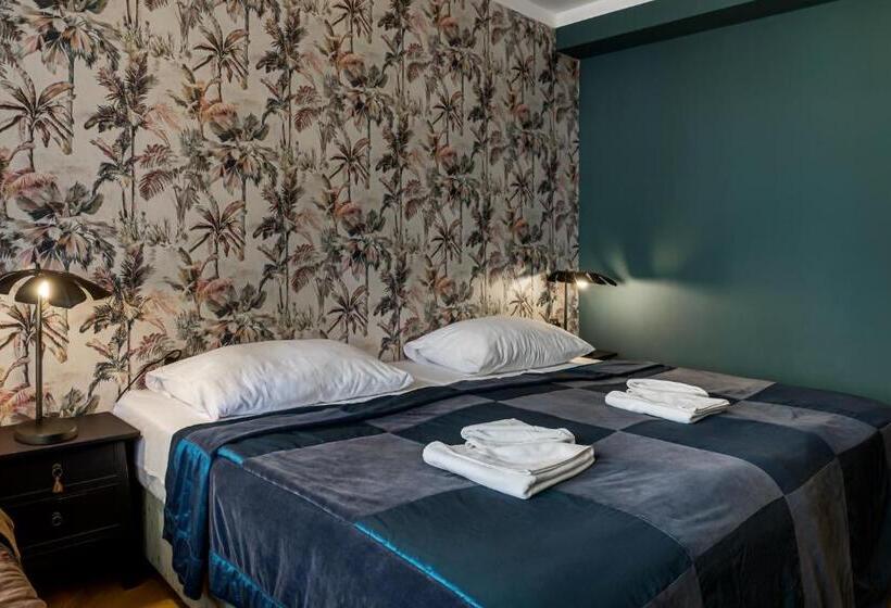 اتاق لوکس سه تخته, Louren The Bridge Inn