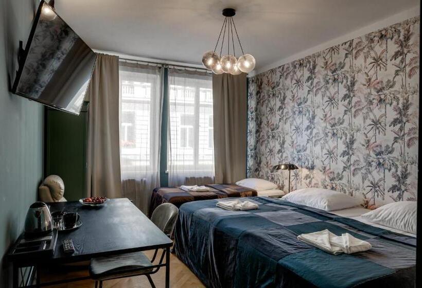 اتاق لوکس سه تخته, Louren The Bridge Inn