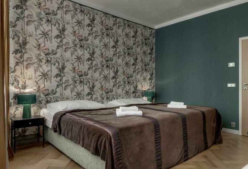 اتاق لوکس, Louren The Bridge Inn