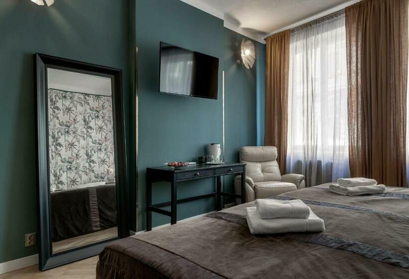 اتاق لوکس, Louren The Bridge Inn