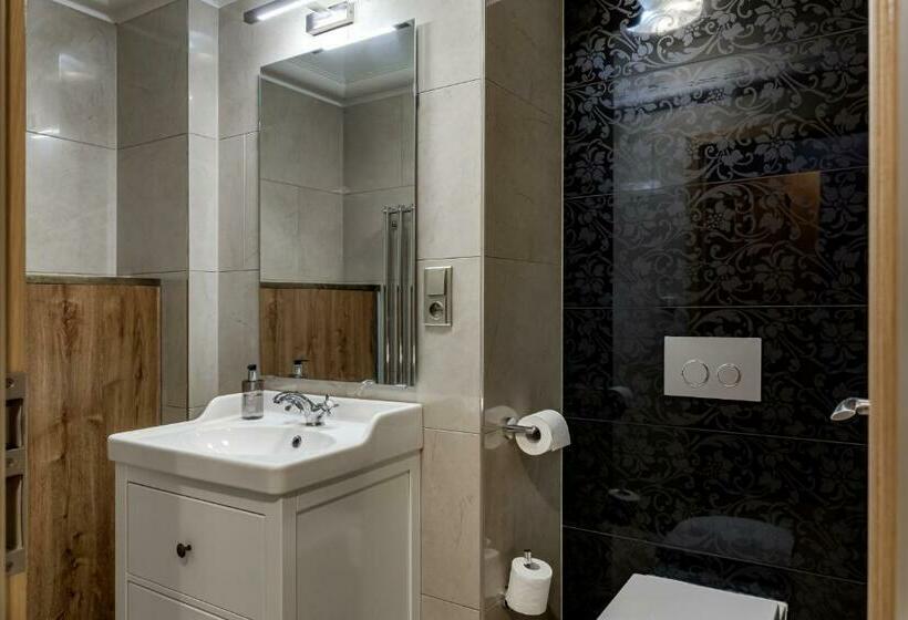 اتاق لوکس, Louren The Bridge Inn