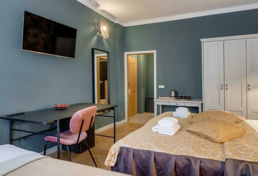 اتاق لوکس, Louren The Bridge Inn