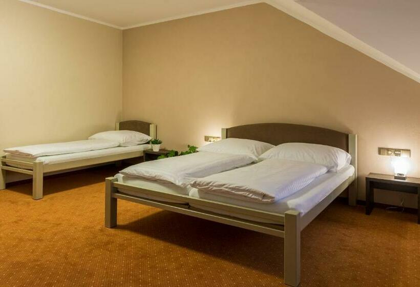 주니어 스위트, Lužnice