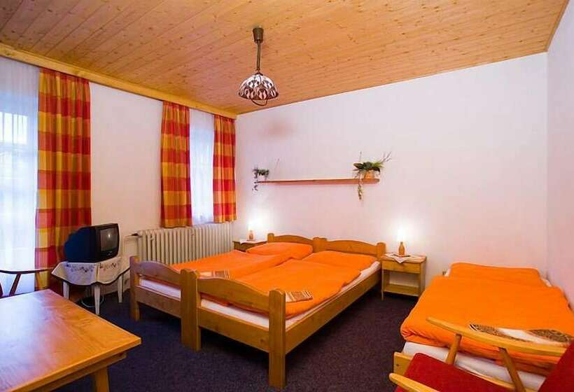 غرفة قياسية ثلاثية, Pension Samohel