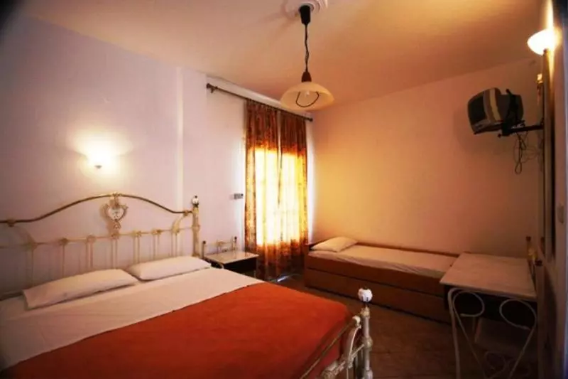 استودیوی استاندارد, Rigakis