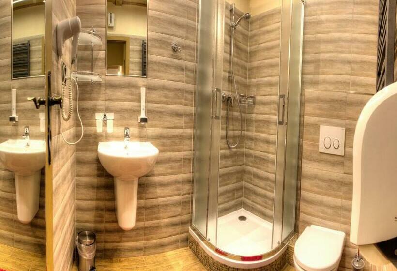 スタンダードシングルルーム, Steak Restaurant Penzion Country Saloon