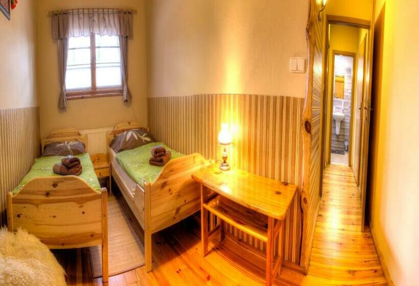 スタンダードシングルルーム, Steak Restaurant Penzion Country Saloon