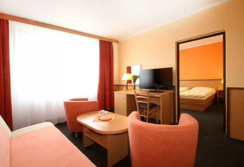 Suite, Strážnice