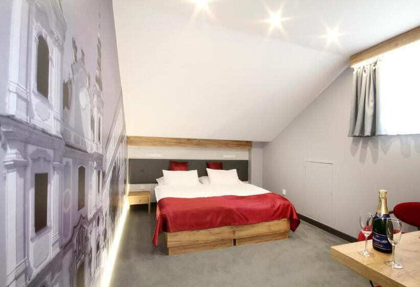 Chambre Deluxe, Strážnice