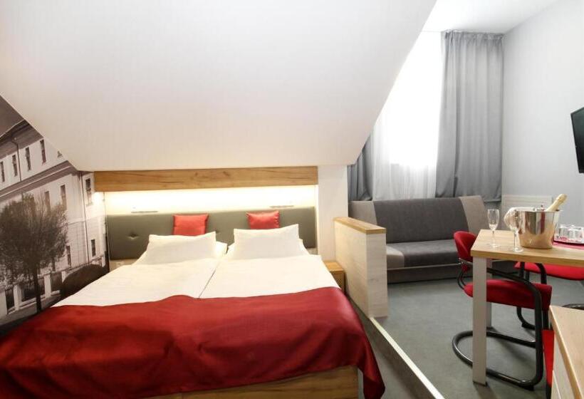 Chambre Deluxe, Strážnice