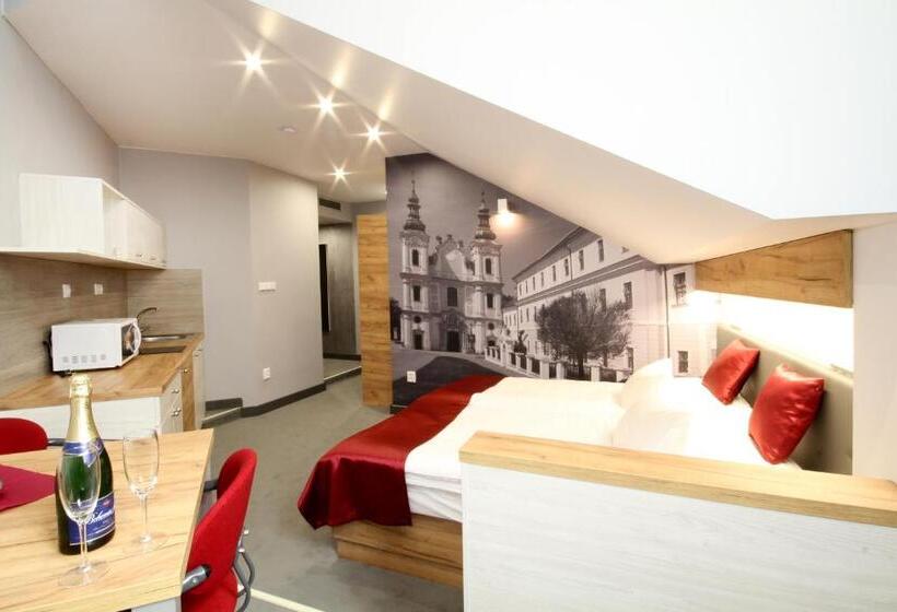 Chambre Deluxe, Strážnice