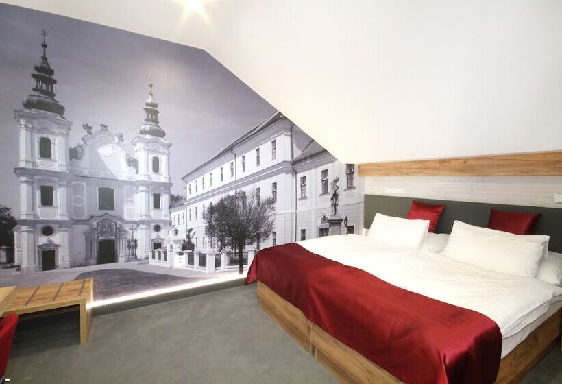 Chambre Deluxe, Strážnice