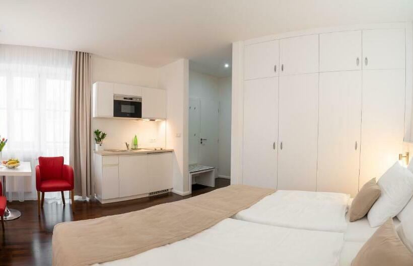 标准工作室, Vila Viola