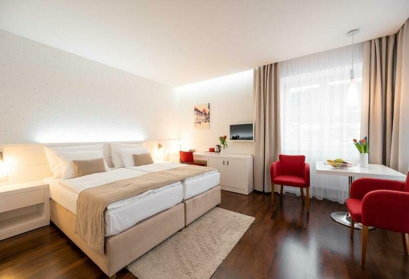 标准工作室, Vila Viola