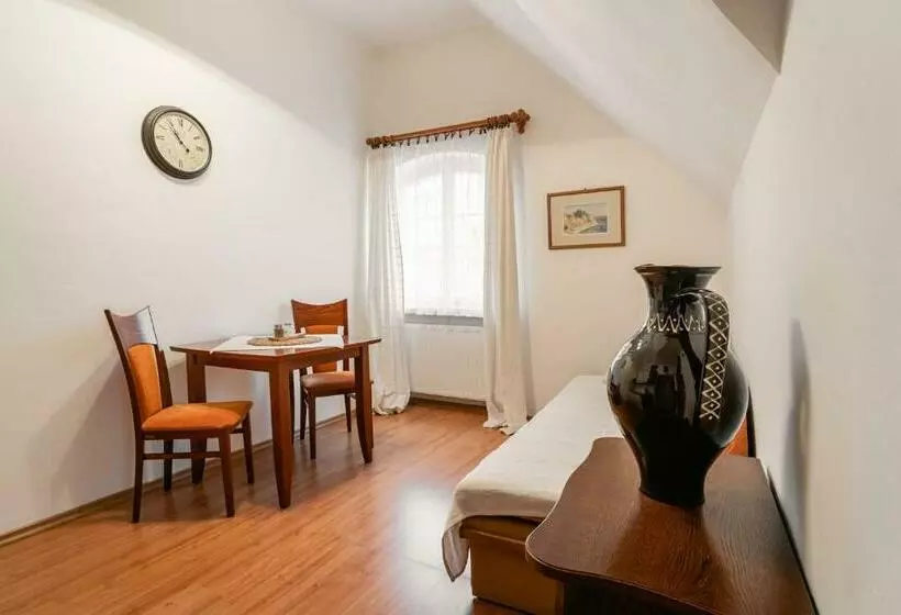 １ベッドルームアパートメント, Vila Vyšehrad