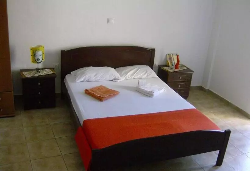 スタンダード４人部屋, Villa Costas   Popi