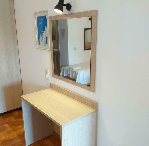 شقة غرفة نوم واحدة مزودة بشُرفة, Villa Elpiniki