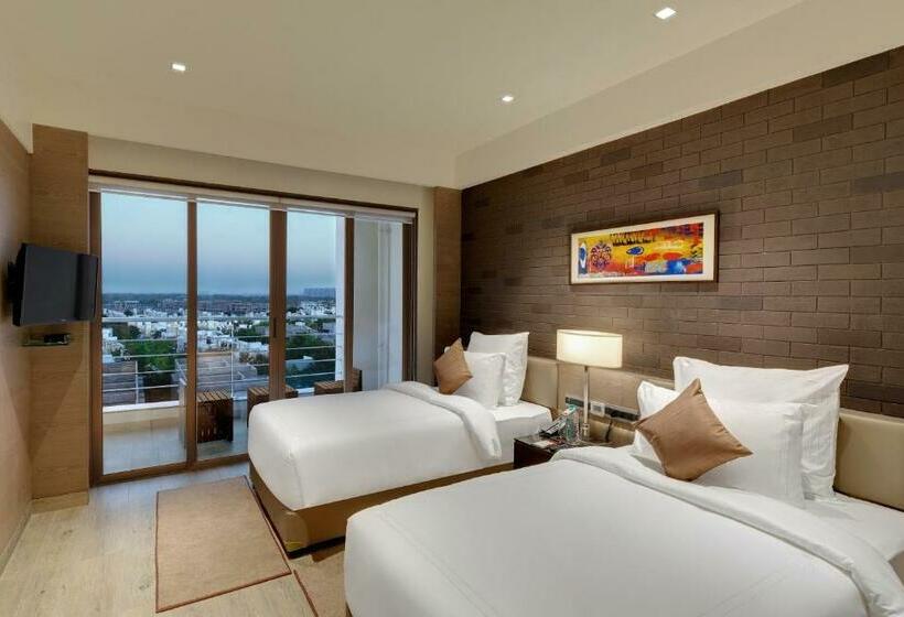 سوئیت دلوکس 2 خوابه, Wyndham Ahmedabad Shela