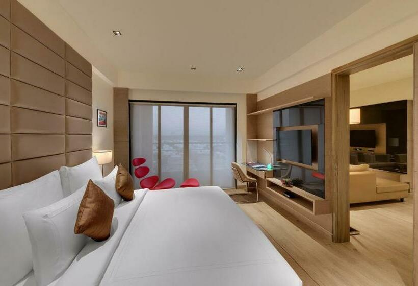 سوئیت دلوکس 2 خوابه, Wyndham Ahmedabad Shela