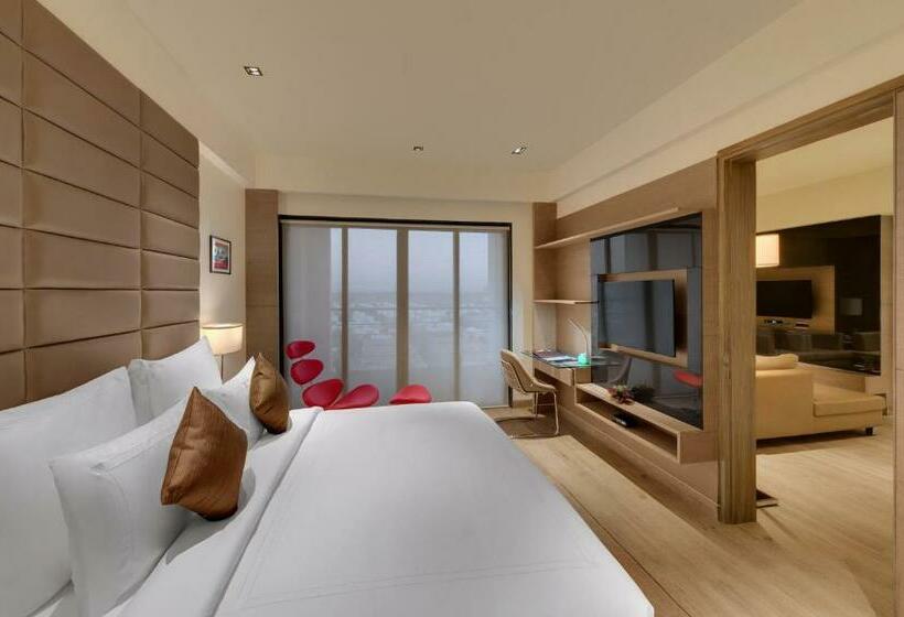 سوئیت دلوکس 2 خوابه, Wyndham Ahmedabad Shela