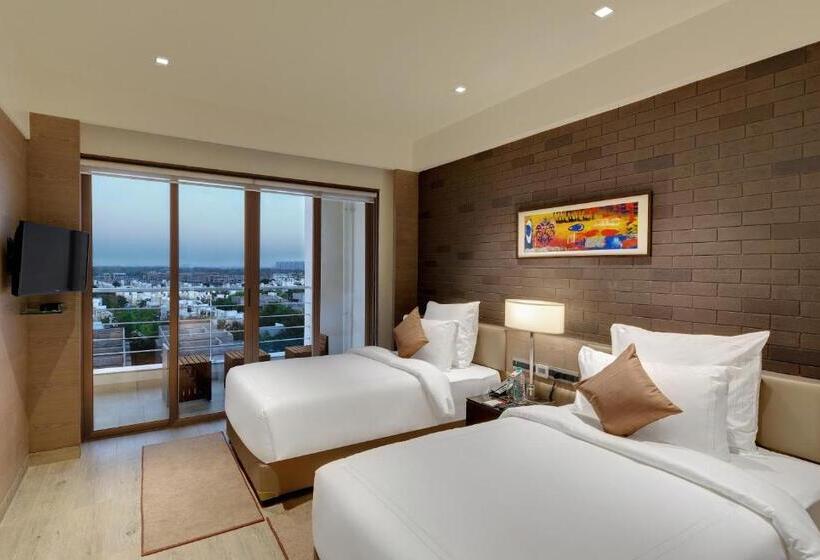 سوئیت اجرایی با چشمانداز باغ, Wyndham Ahmedabad Shela