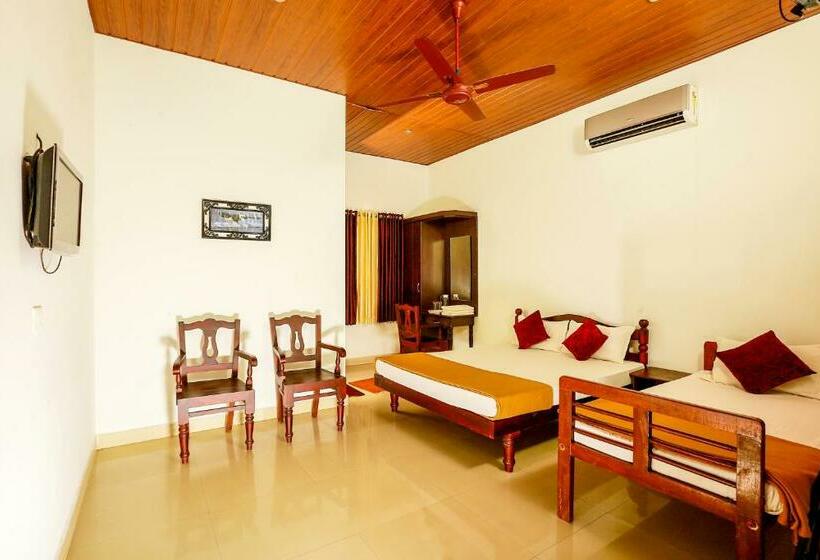 Номер Стандарт Трехместный, Baywatch Beach Resort