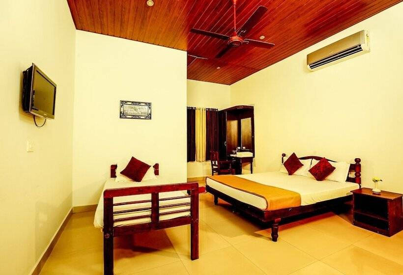 Номер Стандарт Трехместный, Baywatch Beach Resort