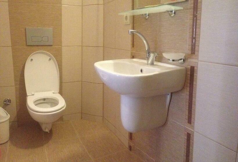 スタンダードルーム, Erol Motel