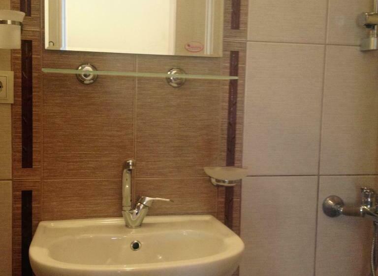 スタンダードルーム, Erol Motel