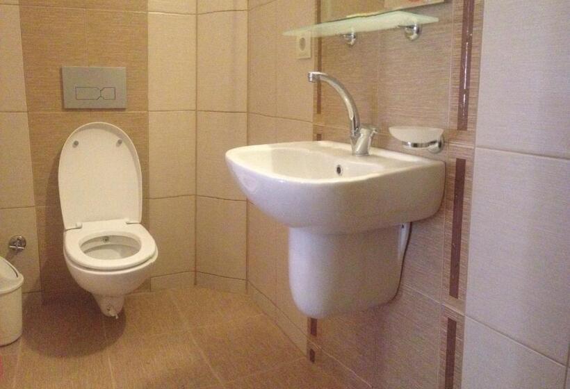 Номер Стандарт Трехместный, Erol Motel