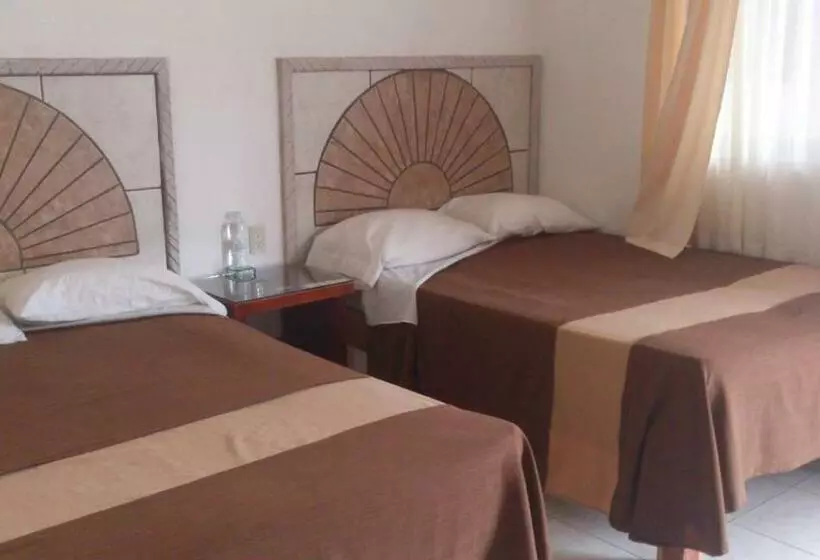 بانگلوی استاندارد 2 خوابه, Albatros Palace