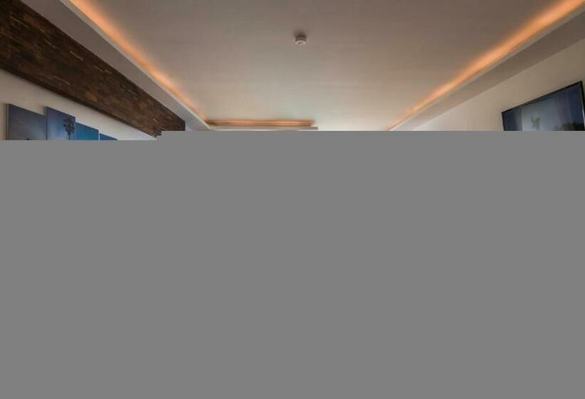 اتاق لوکس با بالکن, Elysium Suite