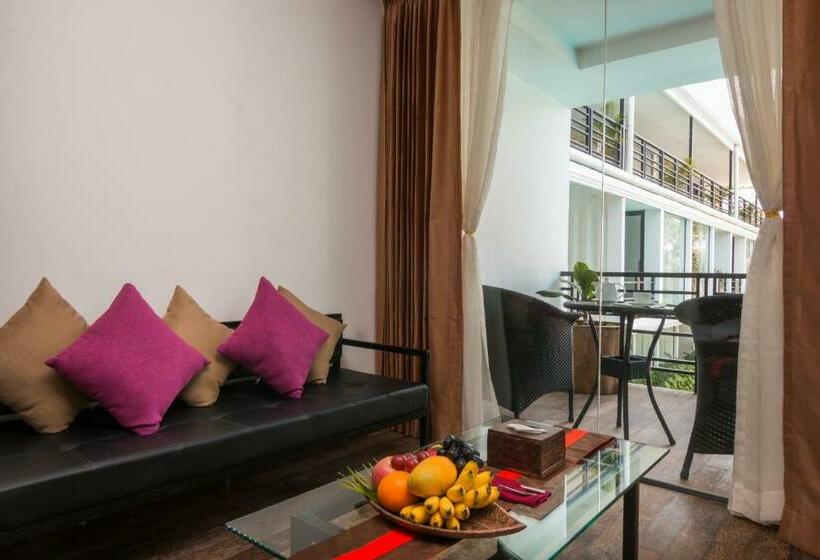 اتاق لوکس با بالکن, Elysium Suite