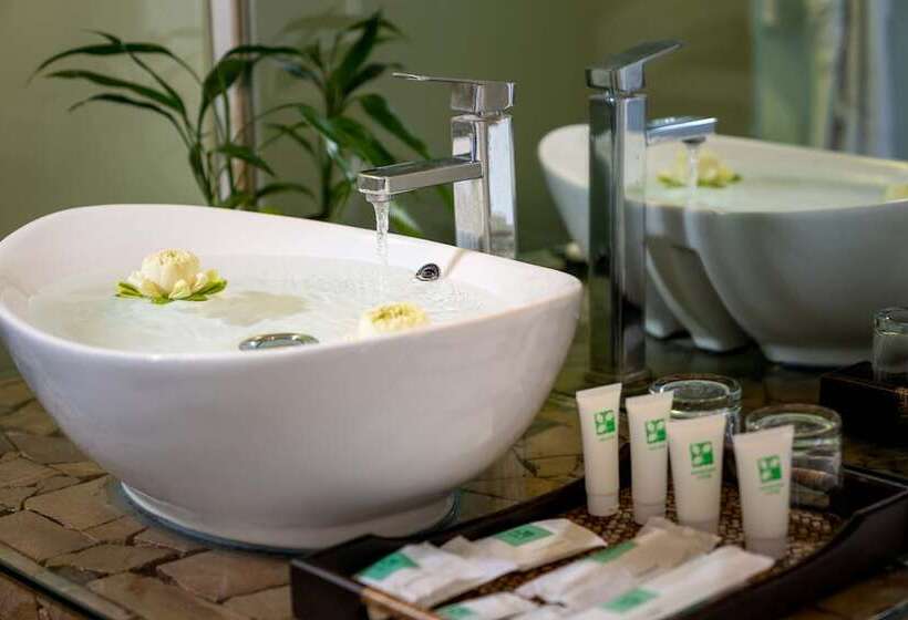 اتاق لوکس با بالکن, Elysium Suite