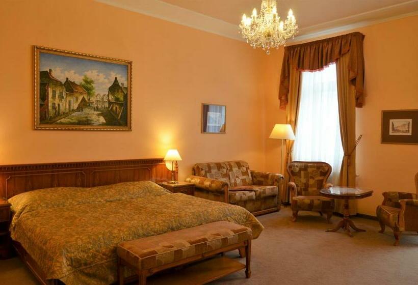 Quarto Estandar, Bristol Georgy House