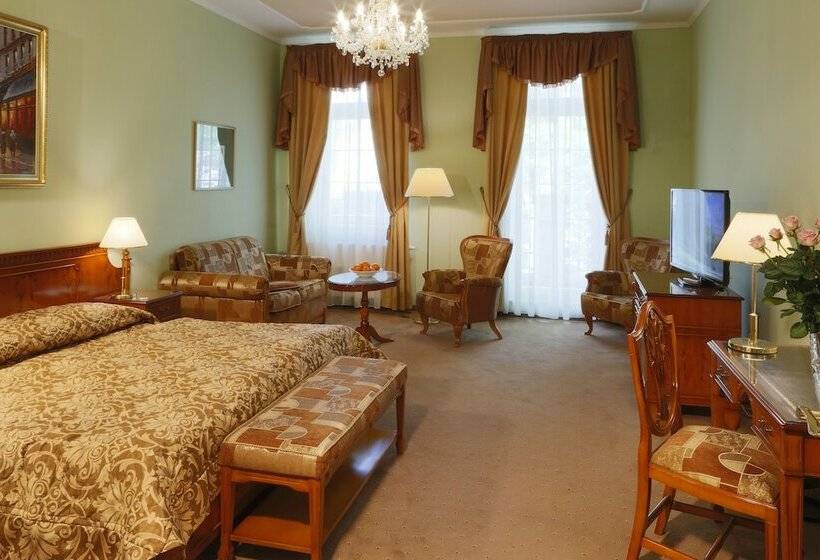 Quarto Estandar, Bristol Georgy House