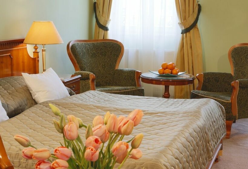 Quarto Estandar, Bristol Georgy House