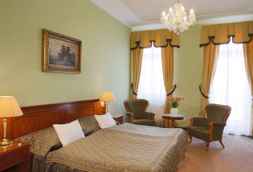 Quarto Estandar, Bristol Georgy House