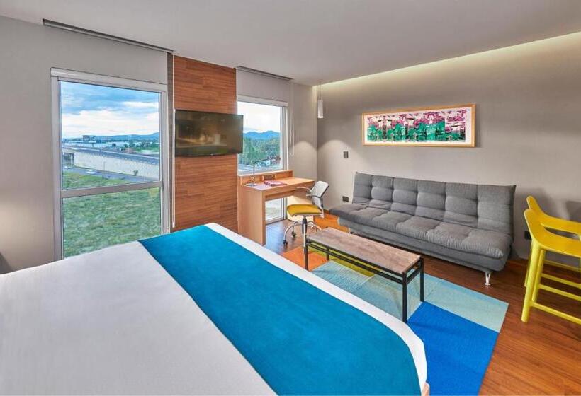キングサイズベッドのスイートルーム, City Express Suites By Marriott Silao Aeropuerto