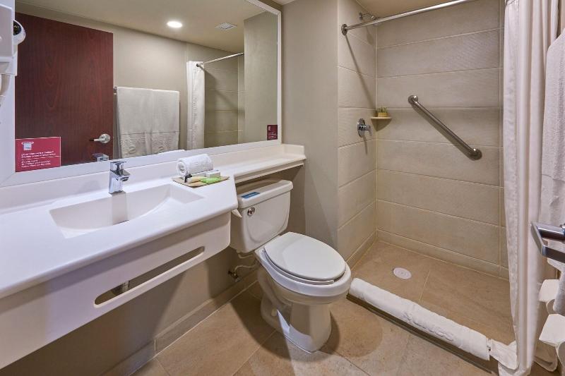 キングサイズベッドのスイートルーム, City Express Suites By Marriott Silao Aeropuerto