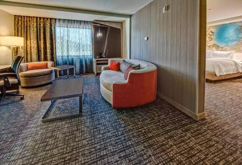 キングサイズベッドのスイートルーム, Courtyard By Marriott Oxford