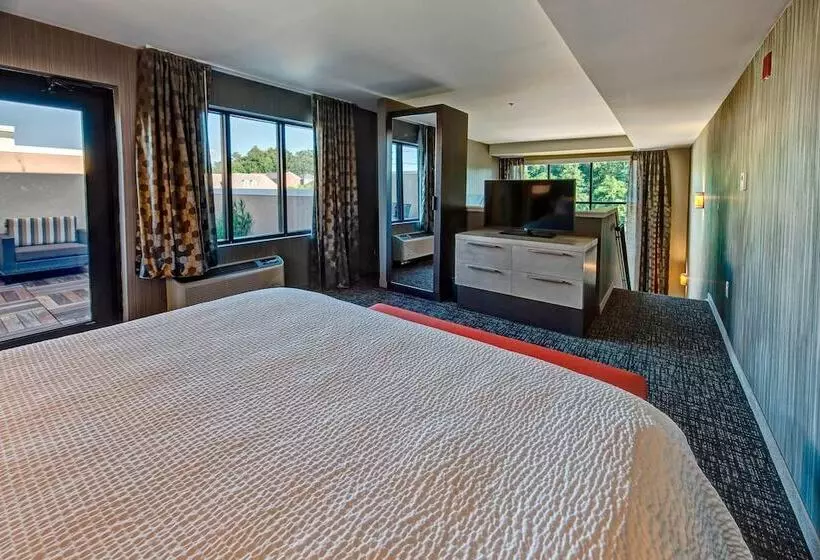 スイート, Courtyard By Marriott Oxford